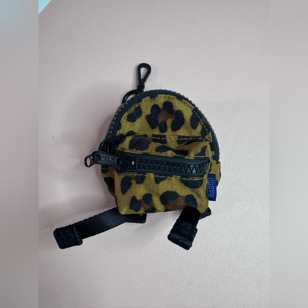 Baggu Backpack Charm - Leopard - Picture 6 of 6